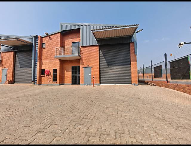 376M² WAREHOUSE TO LET IN ORMONDE
